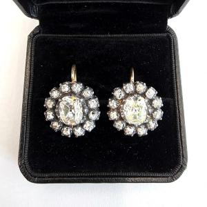 Orecchini in oro giallo 18kt e platino con diamanti importanti
