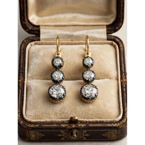 Orecchini Pendenti Antichi a 3 Diamanti in Oro 18Kt