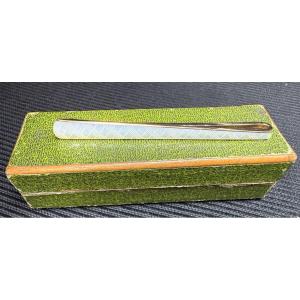 Gold-plated Mother-of-pearl Tie Clip