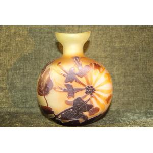 Emile Gallé (1846-1904) - Gourd Vase Decorated With Wild Lily Flowers.