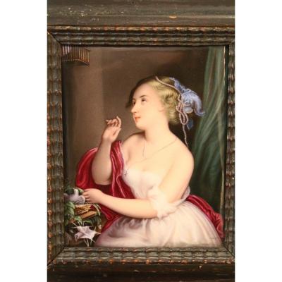 "Jeune fille à la colombe", sur plaque de porcelaine. Vieux paris, 1830, XIXe siècle.