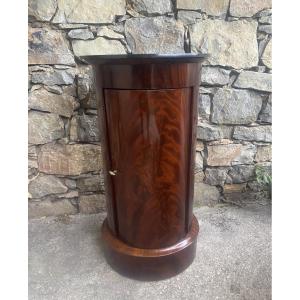 Empire Period Flamed Mahogany Sleeper