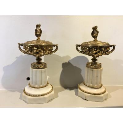 Paire De Cassolettes En Marbre Et Bronze Doré