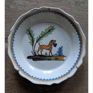 Nevers Faience Dog Plate, 18th Century