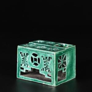 Brush Rest In Green Enameled On The Biscuit - China 18th Century Kangxi Period