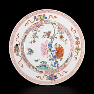 A Famille Rose/verte Plate Decorated With A Butterfly - China 18th Yongzheng Period