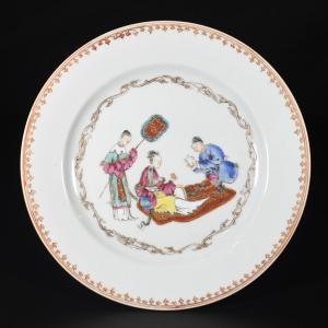 A Famille Rose Plate Decorated With A Tea Scene - China, 18th Qianlong Period