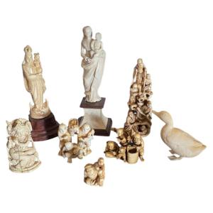 Important Collection Of Noble Material Netsuke Virgin And Child And Various Antiques
