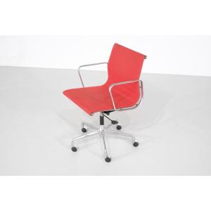 "ea 117" Armchair By Charles Ray Eames For Icf, Usa 1969.