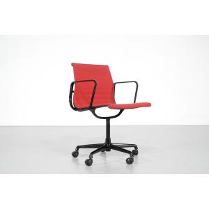 "ea 117" Armchair By Charles Ray Eames For Icf Usa 1969.