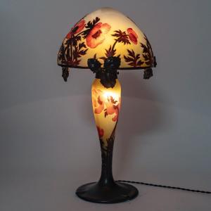 Muller Frères, Lunéville, “anemones” Cameo Art Glass Lamp Circa 1920