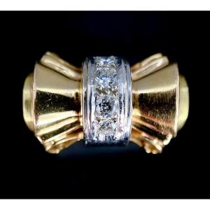 1940s Vintage Ring In 18k Two-tone Gold Set With 4 Diamonds Totaling 0.20 Carat