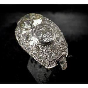 White Gold Ring Set With 3 Old-cut Diamonds, The Central Diamond Of Which Weighs 2.5 Carats