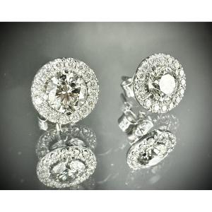 White Gold Earrings Set With Two Brilliant-cut Diamonds Of 0.51 And 0.55 Carats