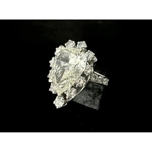 18k White Gold Ring With 5 Carat Pear-shaped Diamonds Surrounded By 17 Brilliant-cut Diamonds