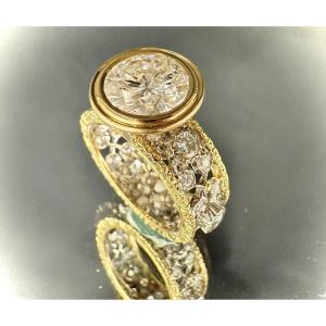 18k White And Yellow Gold Ring Set With A 4-carat Bezel-set Diamond