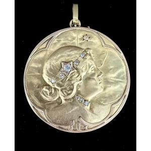 Art Nouveau Medallion And Photo Frame In 18-carat Yellow Gold Set With Diamonds