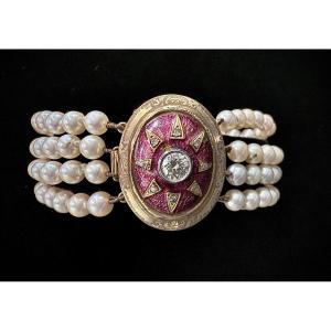 19th-century Bracelet In 18k Yellow Gold And Red Enamel, Adorned With Pearls And A 0.80 Carat Diamond In The Center