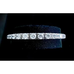 18-carat White Gold Rivière Bracelet Set With 7.50 Carats Of Diamonds