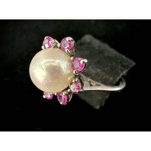 White Gold Ring Set With A Pearl And 8 Rubies