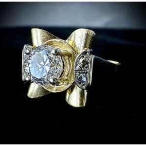 Art Nouveau Yellow Gold Ring Set With A 0.70 Carat Diamond And 4 Diamond Roses