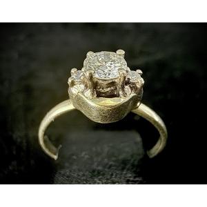 Yellow Gold Ring Set With A 0.35 Carat Diamond And Two 8/8-cut Diamonds