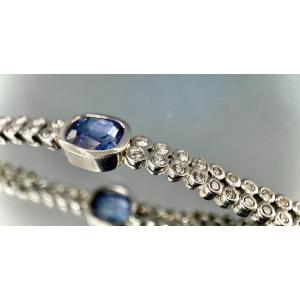 Gold Bracelet Adorned With A 2 Carat Sapphire And 132 Brilliants Total: 4 Carats