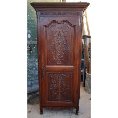 Finely Sculpted Bonnetiere