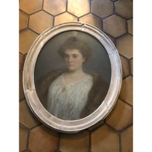 Portrait In Bust Of Woman 1900 In Pastel