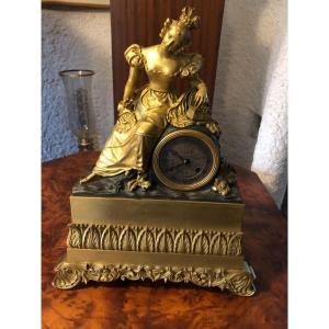 Gilt Bronze Clock “woman With Jewels” From The Restoration Period