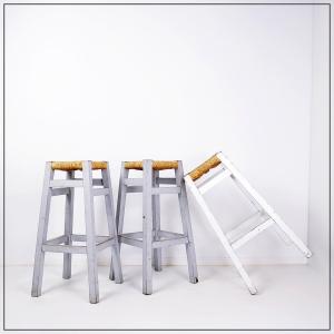 Set Of 3 Bar Stools With Wooden Frame And Rush Seat