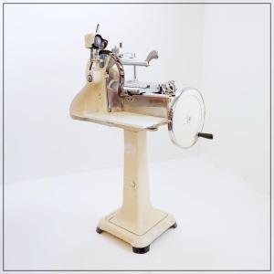 Vintage Hand-operated Slicer With Steering Wheel - 20th Century