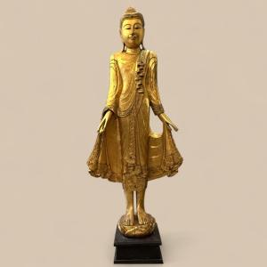 Antique Burmese Giltwood Buddha Statue, Mandalay Style, Circa 1940/1950