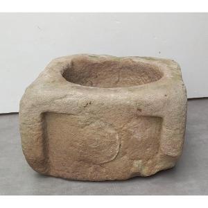 Féodalité : grande Pierre à Dîme, Mesure Creuse, 15 Ou 16e Siècle