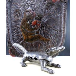 Vigneron, Pharmacien : Presse Bouchons Fonte Au Chien,  XIXème Siècle