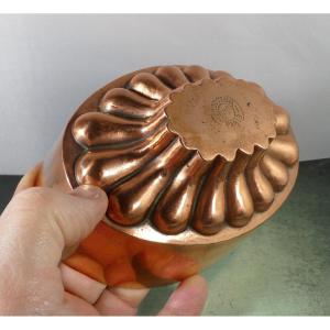 Pretty Trottier Mold, 19th Century, Almost New Condition.