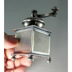 Luxurious Pepper Mill, Mini Crank Mill Late 19th Century, Signed