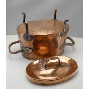 Pretty Little Hearth Pot, 18th Century, Ember Feet, Rare Model