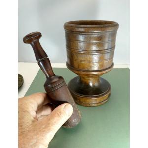 Beautiful  Treen,18th Century Turned Wooden Pedestal Mortar And Pestle, 