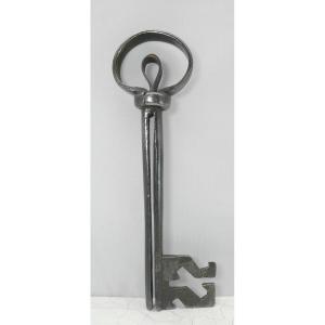 Large Swiss Key, Early Period, With Split Shank Along, 19cm