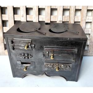 19th Century Cast Iron Cooker, Child Size, Toy Stove