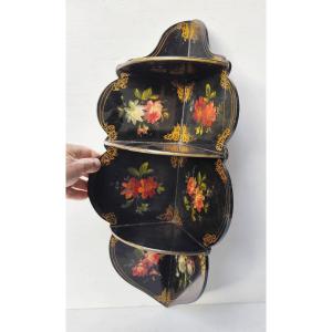 Black Lacquer Flowered, Napoleon III Period, Good Condition: Corner Shelf,