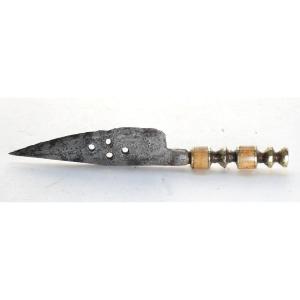 16th Century Penknife, Tiny, Openwork Iron, Engraved And Turned Bone
