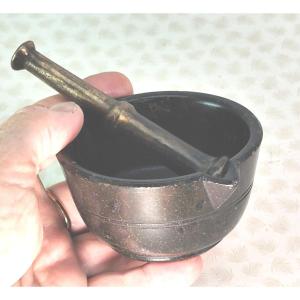 Small Apothecary Mortar From Serpentine, 18th Century, In Search Of Poison