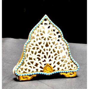 Worcester, 1880: Precious Reticulated Menu Holder With Orientalist Decoration, By Granger