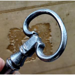 Powerful Key With  Beautiful Ring, Italy, Circa 1650, Good Condition, 14.6cm
