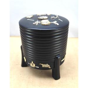 Japan, Lacquered Wooden Box Inlaid With Musical And Theatrical Instruments, Meiji Period