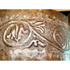 Copper Bucket From 16th-17th Century With Gothic Floral Frieze - Tyrol Or Northern Italy, Worn 