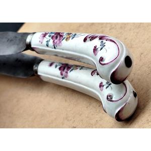 Two Beautiful Knives With Soft Dough Handles, 18th Century Good Condition