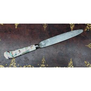 St Cloud Porcelain Knife With Blue Bird, 18th Century